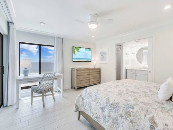 Sanibel Island Three Bedroom Beach Condo Gulf-Front
